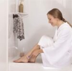 Bic Click 3 Soleil Sensitive Refillable Women's Razor, 30% Recycled Plastic Handle and 3-Blade Refills - Box of 1+2 - Image 4